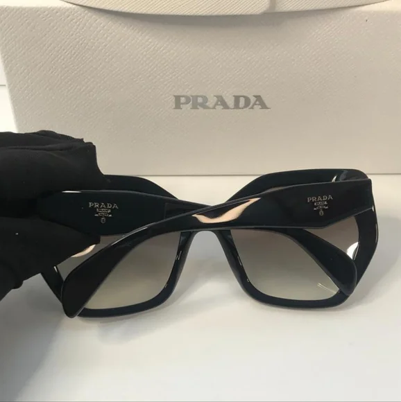 New - ? OriginalPrada Women display picture 1